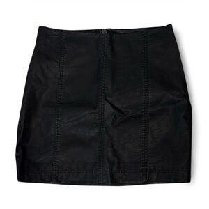 FREE PEOPLE black faux leather skirt size 4 NEW
